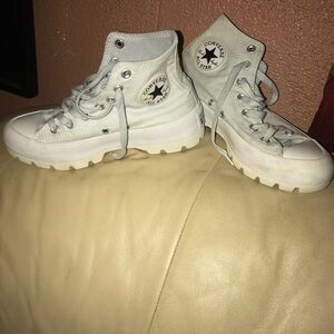 Converse Chuck Taylors high top canvas shoes sz 7.5